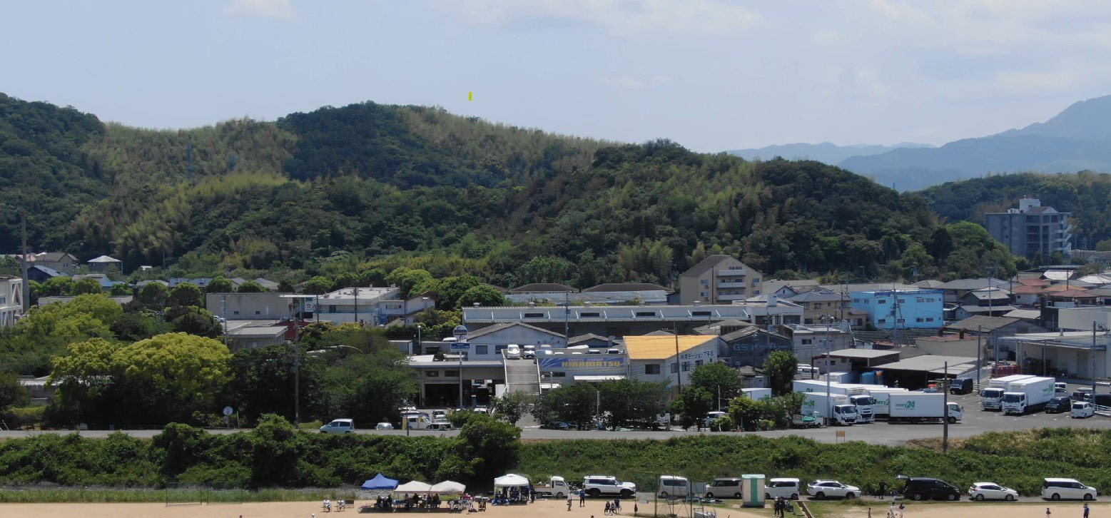 ボデーショップ平松と周辺の自然環境を上空から望む写真